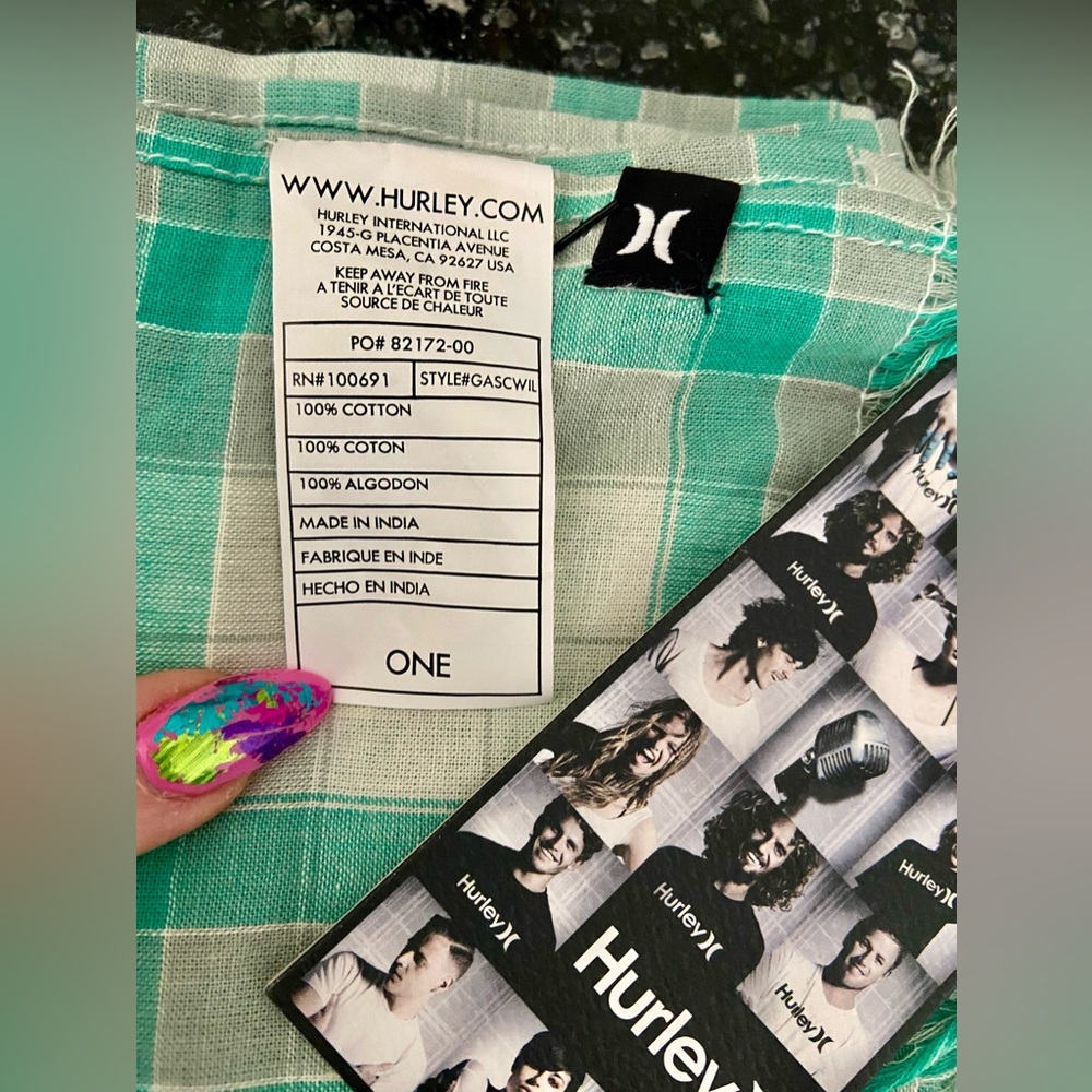 NWT HURLEY Plaid 100% Cotton Scarf. Green, grey, white